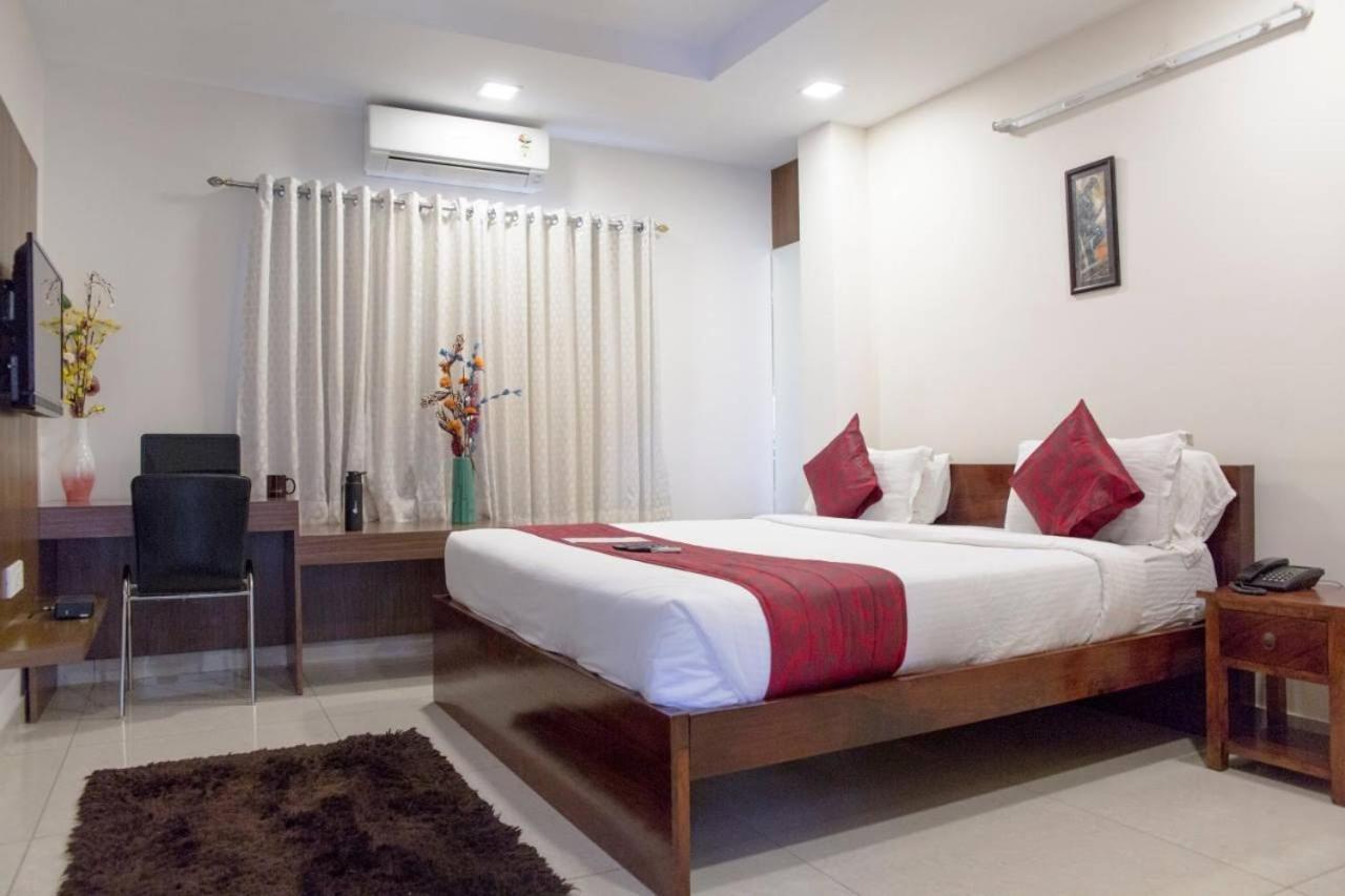 Aptly Premium Serviced Apartments - A Brand Unit Of Skyla - Lotus Pond Haidarábád Kültér fotó